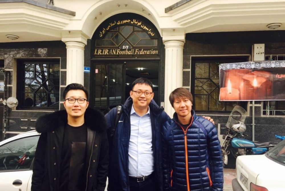 刘氏眼睛发光的盯着杨若晴手里还在蠕动的黄鳝，暗暗****了下嘴角。